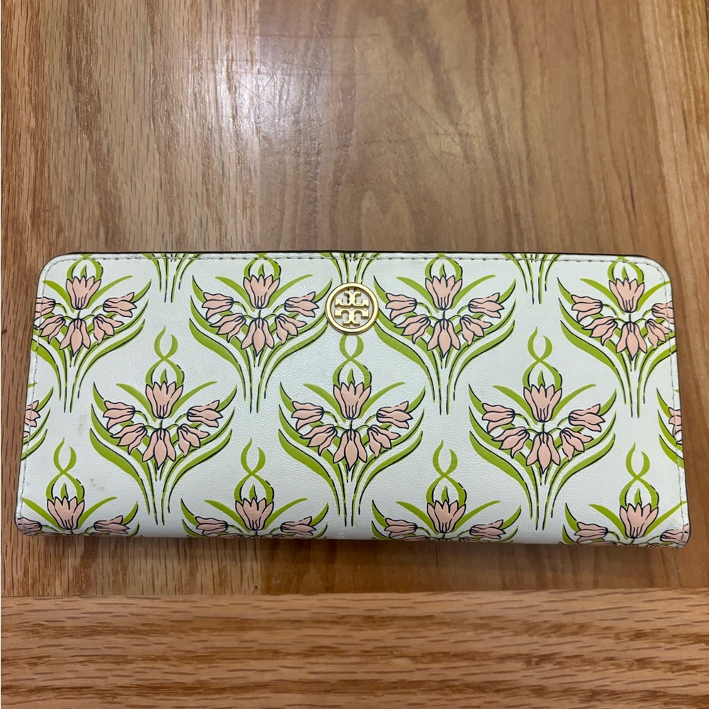 Tory Burch wallet